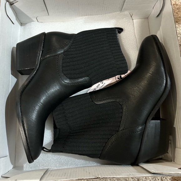 {NWT} Boutique by Corky’s Crackling Black Boots - Picture 4 of 7